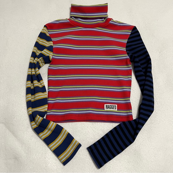 RAGGED JEANS FIGURE TOP - Picture 5 of 14